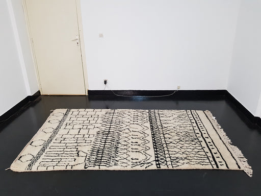Black and white Moroccan rug from AZILAL region