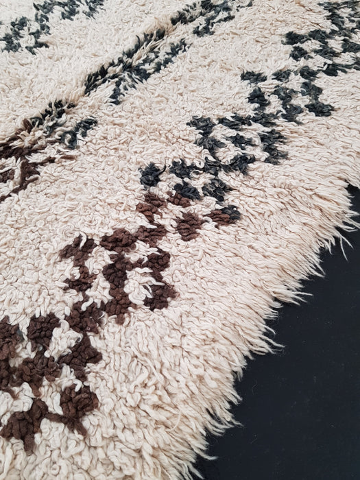 White Moroccan rug from AZILAL region