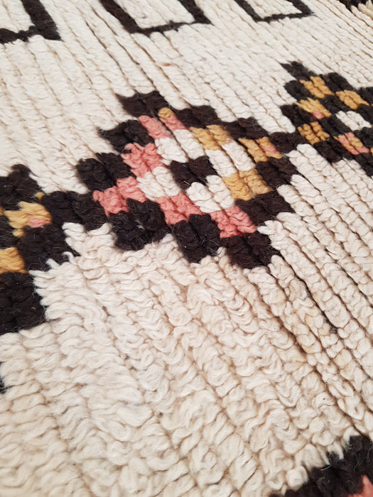 Beautiful Wool Moroccan rug from AZILAL region