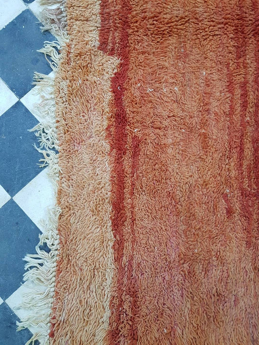Peachful Moroccan rug from Boujaad region